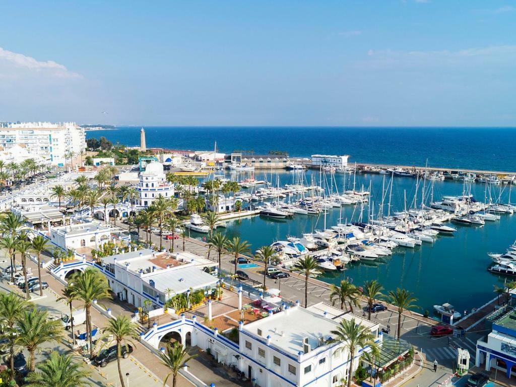 Urbanizacion Puerto Paraiso エステポナ エクステリア 写真