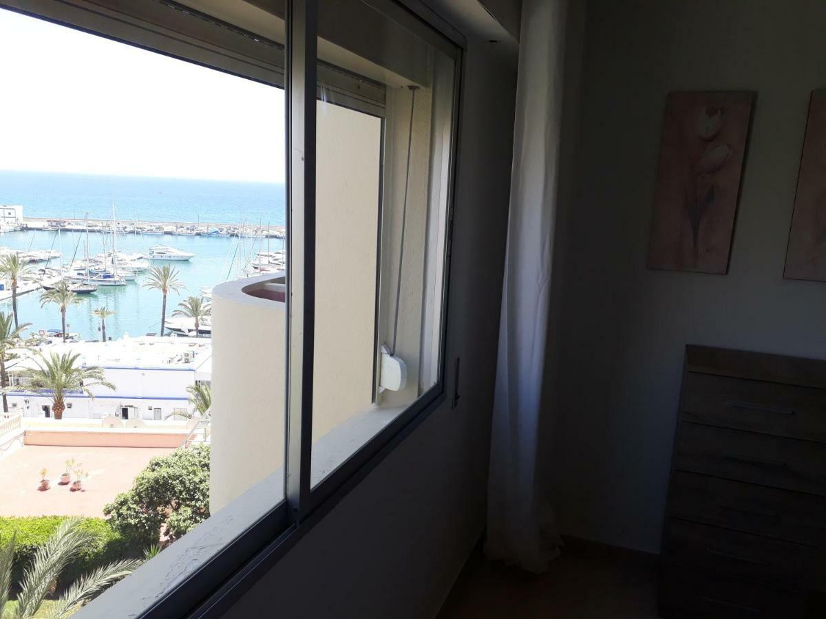 Urbanizacion Puerto Paraiso エステポナ エクステリア 写真